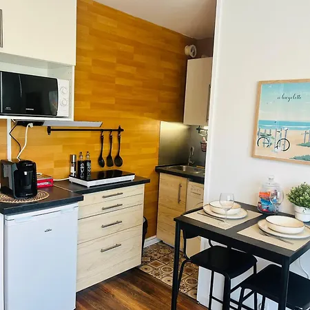 Port Avec Piscine Apartman