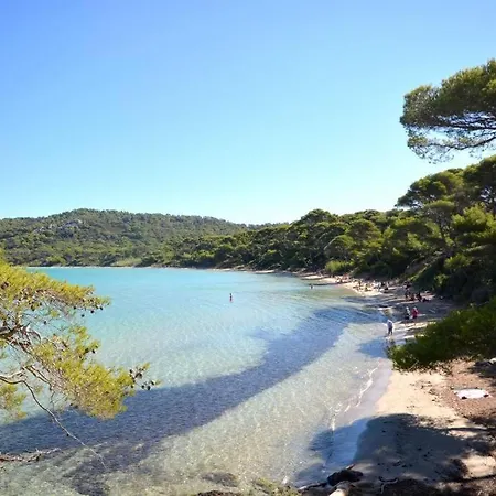 Port Et Iles D'or. *